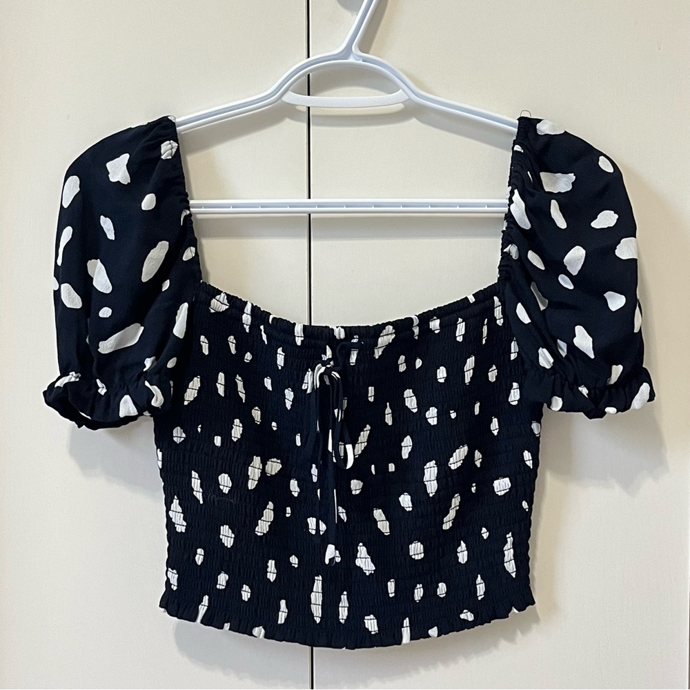 Aritzia Sunday Best Navy & White Puff Sleeve Smocked Crop Top